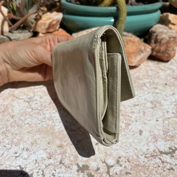 Chanel bifold wallet - Picture 5 of 9